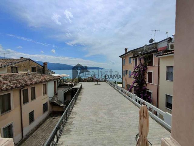 Appartamento in vendita a Comunità Montana Parco Alto Garda bresciano, Gargnano