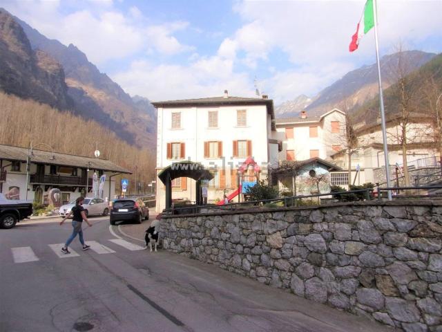 Appartamento in vendita a Valbondione, Lombardia