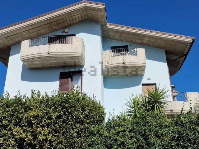 Appartamento in vendita a Città Sant'angelo, Abruzzo