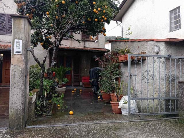 Appartamento in vendita a Camaiore, Toscana