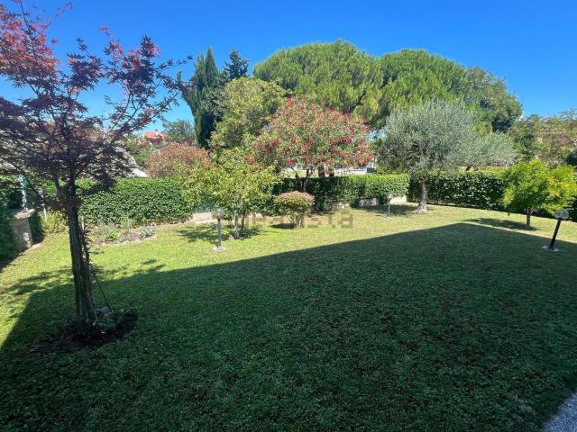 Appartamento in vendita a Ciarnin, Senigallia