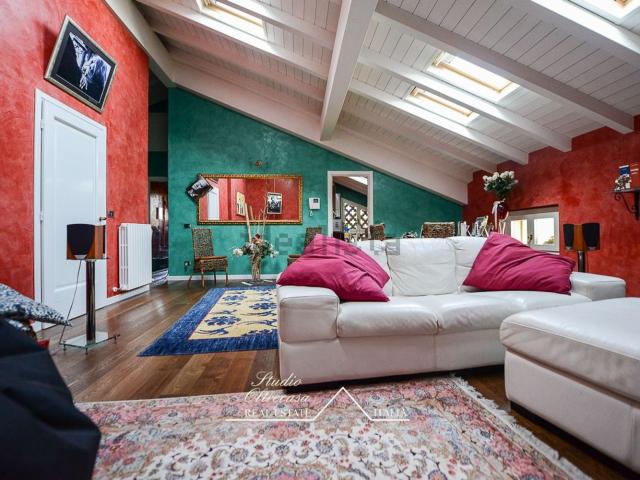 Attico in vendita a Alzate Brianza, Como