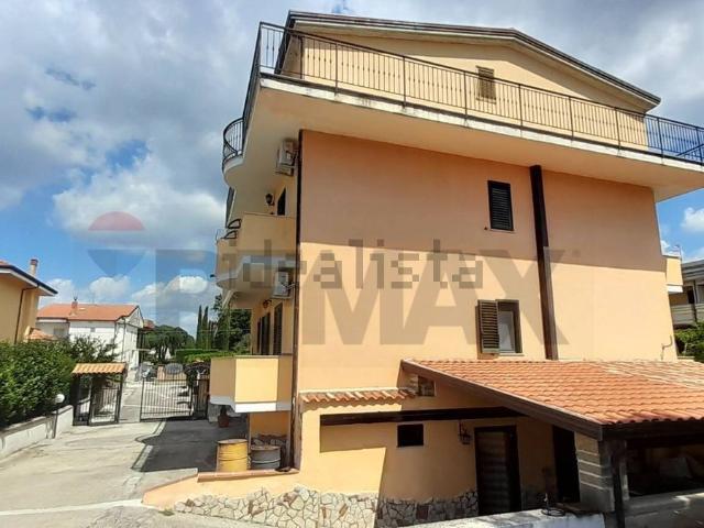 Appartamento in vendita a Amorosi, Campania