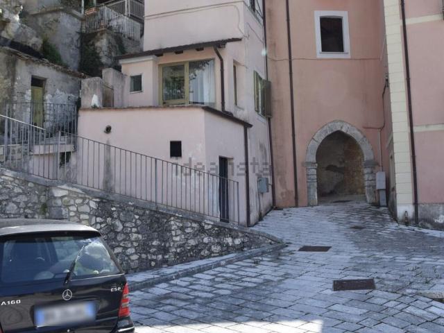 Appartamento in vendita a Vallemaio, Frosinone