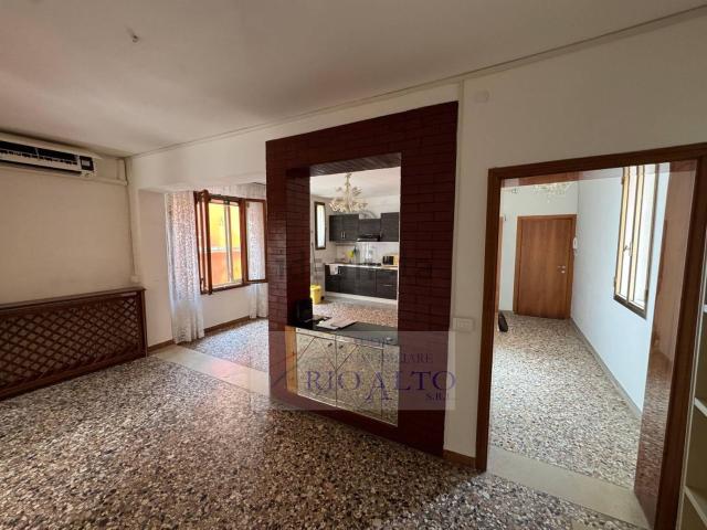 Appartamento in vendita a Venezia-Murano-Burano, Venezia