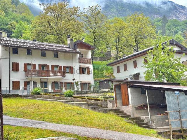 Appartamento in vendita a Chiout di Pupe / Cjù di Pupe, Dogna / Dogne