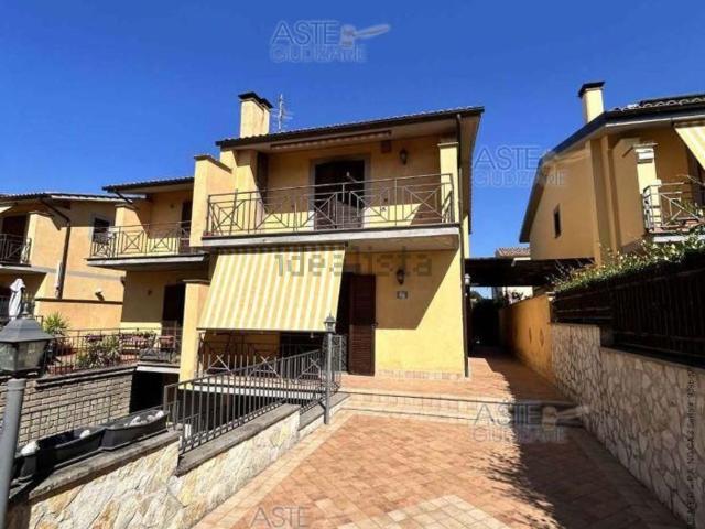 Appartamento in vendita a Barbarano Romano, Lazio