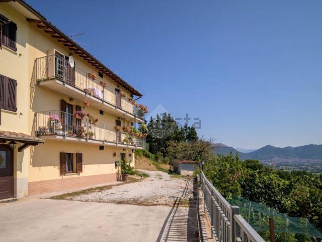 Appartamento in vendita a Gubbio, Umbria