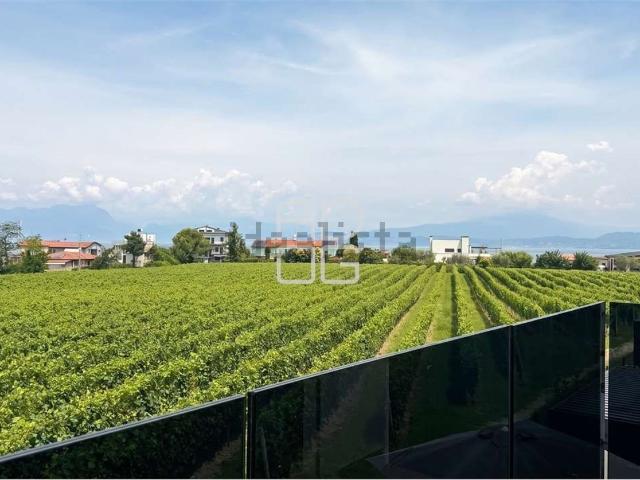 Appartamento in vendita a Peschiera Del Garda, Veneto