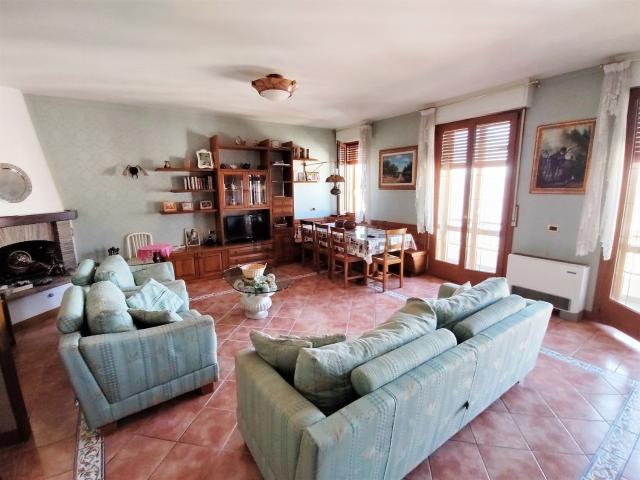 Appartamento in vendita a Unione dei comuni del Distretto Ceramico, Montefiorino