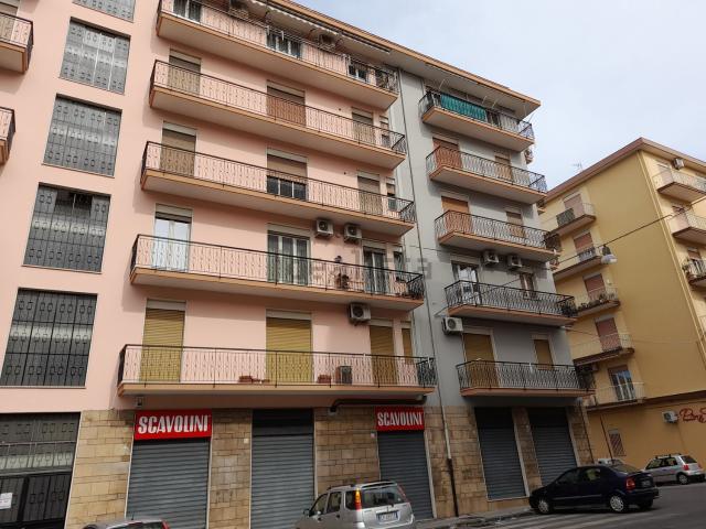 Appartamento in vendita a Giarre, Catania