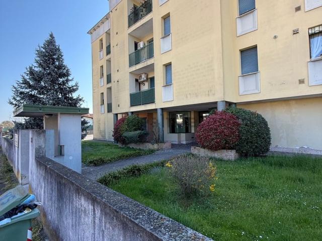 Appartamento in vendita a Ostiglia, Lombardia
