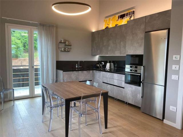 Appartamento in vendita a Lonato, Brescia