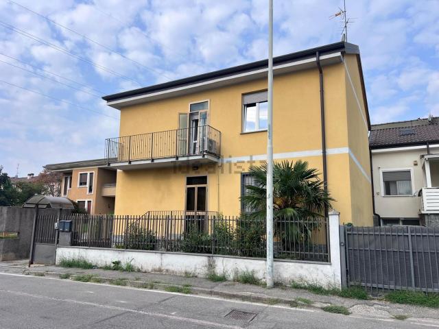 Appartamento in vendita a Cernusco Sul Naviglio, Lombardia