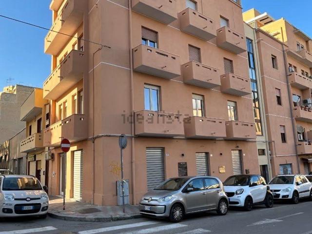 Appartamento in vendita a Bonaria, Cagliari