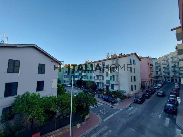 Appartamento in vendita a Bonaria, Cagliari