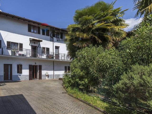 Appartamento in vendita a Buguggiate, Lombardia