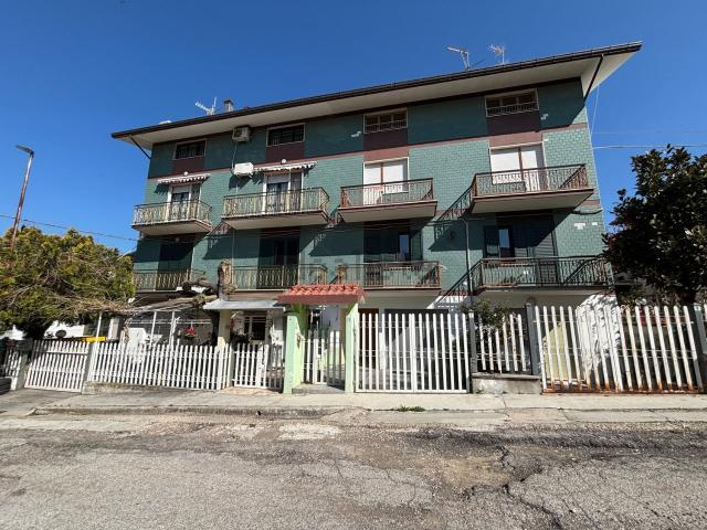 Appartamento in vendita a Bellante, Abruzzo