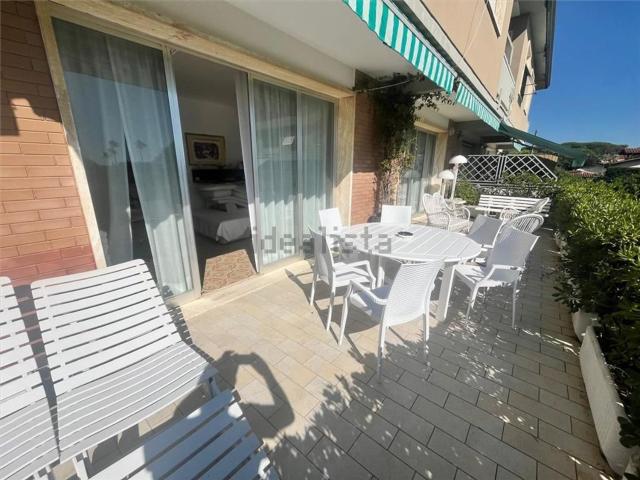 Appartamento in vendita a Montignoso, Toscana