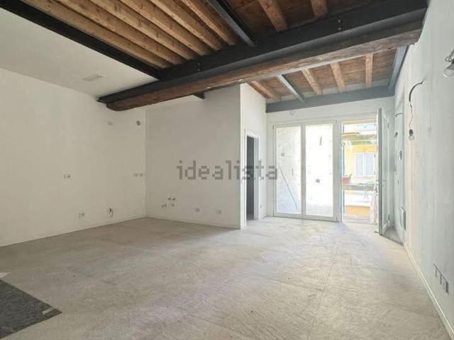 Appartamento in vendita a Romano Di Lombardia, Lombardia