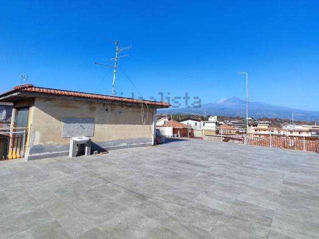 Appartamento in vendita a Valverde, Sicilia