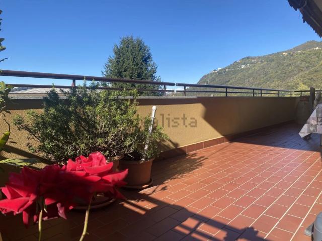 Appartamento in vendita a Lipomo, Como