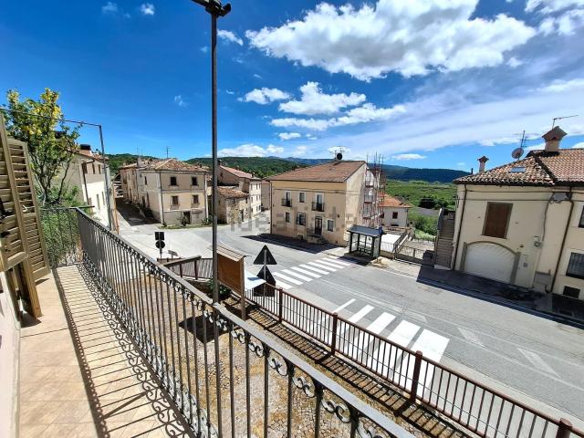 Appartamento in vendita a Rocca Di Mezzo, Abruzzo