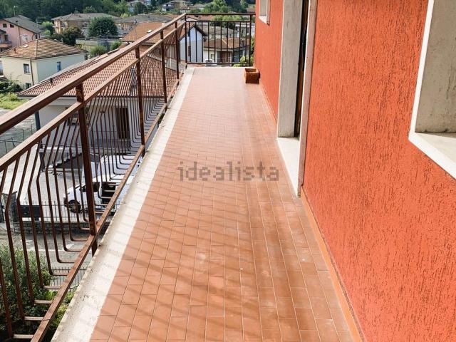 Appartamento in vendita a Lipomo, Lombardia