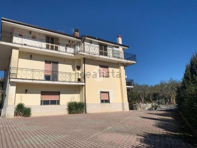 Appartamento in vendita a Montesarchio, Campania