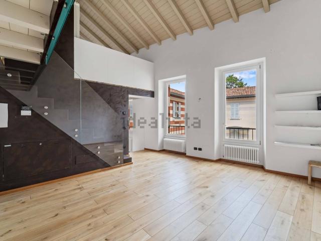 Appartamento in vendita a Como, Lombardia