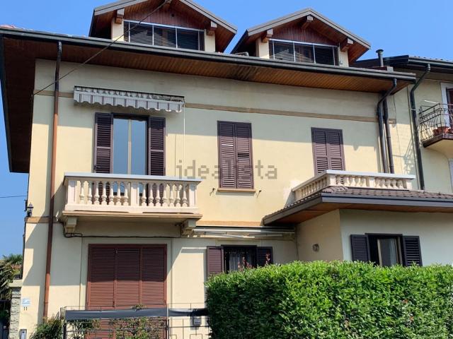 Attico in vendita a Castronno, Lombardia