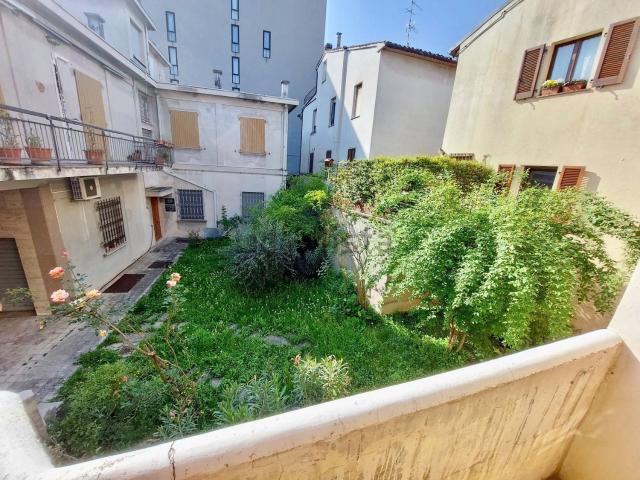 Appartamento in vendita a Centro, Marche