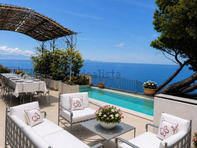 Appartamento in vendita a Pineta di Arenzano, Arenzano
