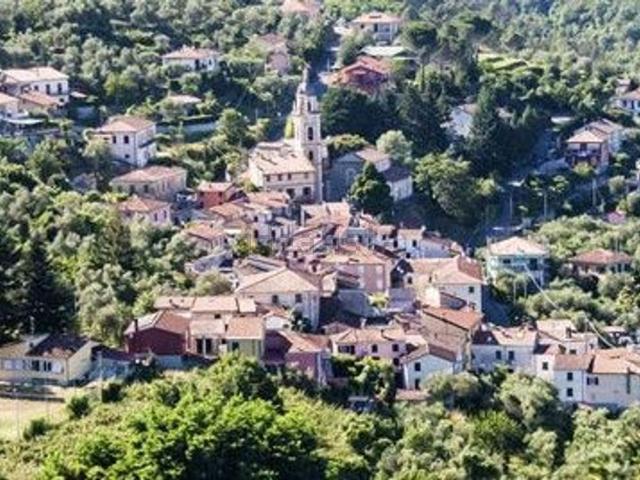 Appartamento in vendita a Follo, Liguria