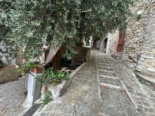 Appartamento in vendita a Casteldilago, Arrone