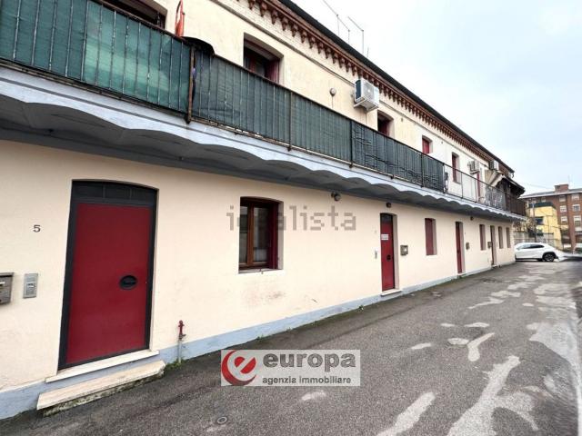 Appartamento in vendita a Ferrovieri, Vicenza