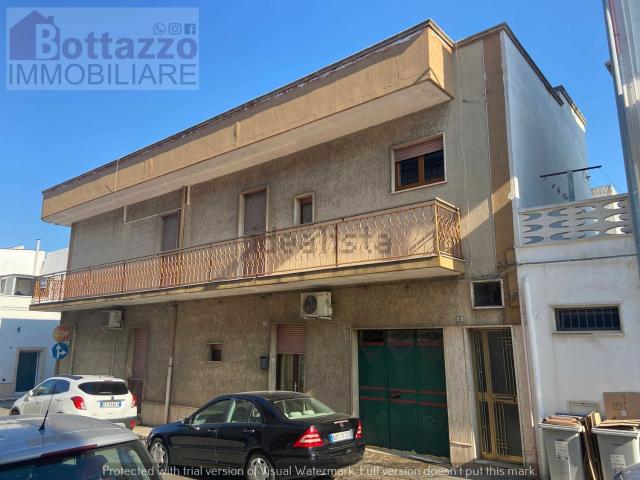 Appartamento in vendita a Lizzano, Taranto