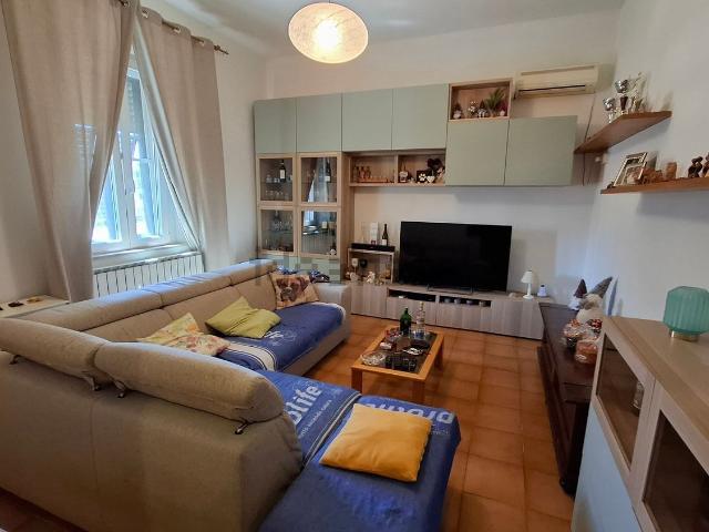 Appartamento in vendita a Collesalvetti, Toscana