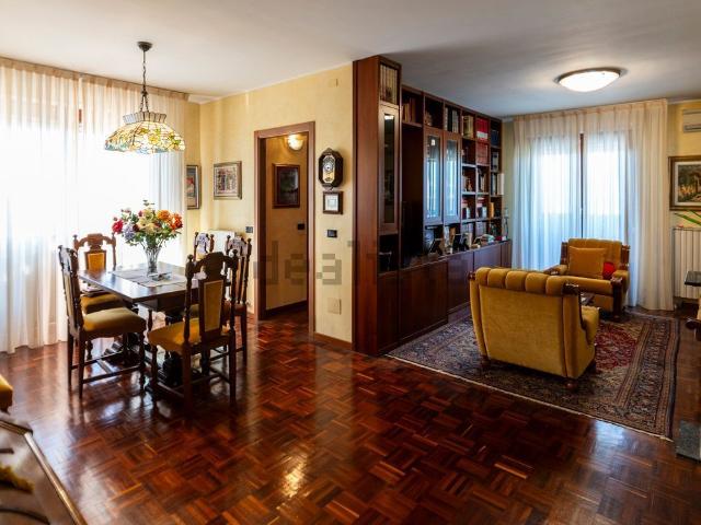 Appartamento in vendita a Assago, Lombardia