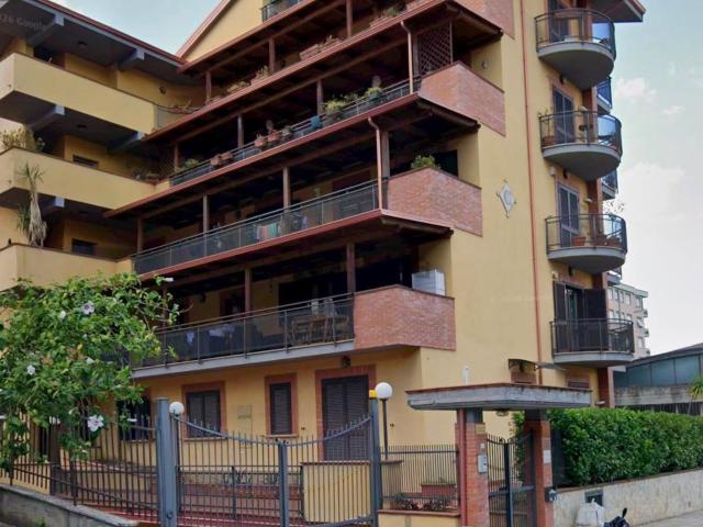 Appartamento in vendita a Quartiere Tribunale, Cosenza