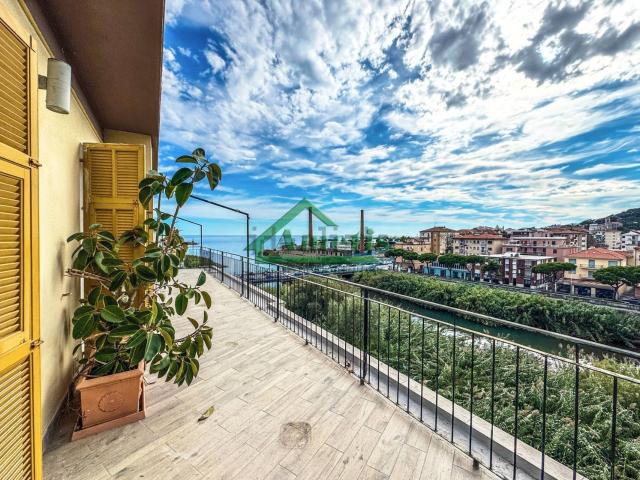 Appartamento in vendita a Imperia, Liguria