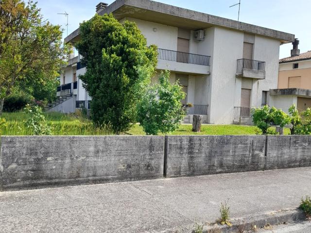 Appartamento in vendita a Torviscosa, Friuli-Venezia Giulia