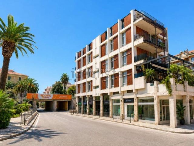 Appartamento in vendita a Marina centro, Marche