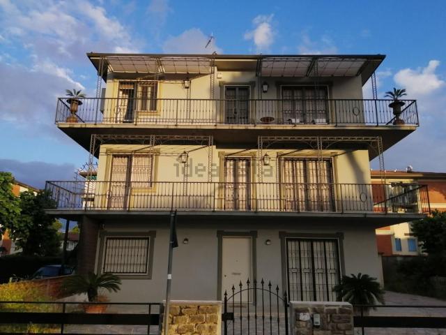 Appartamento in vendita a Camaiore, Toscana
