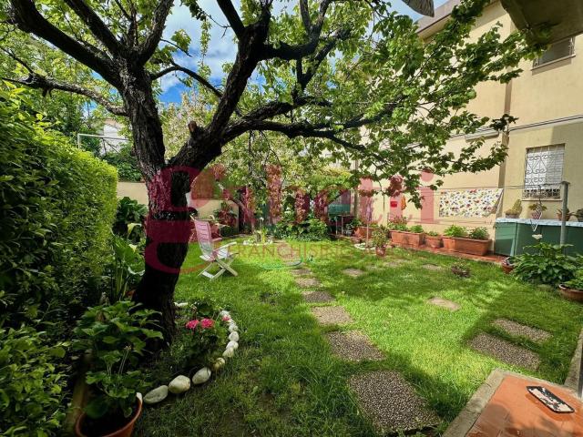 Appartamento in vendita a Collesalvetti, Toscana