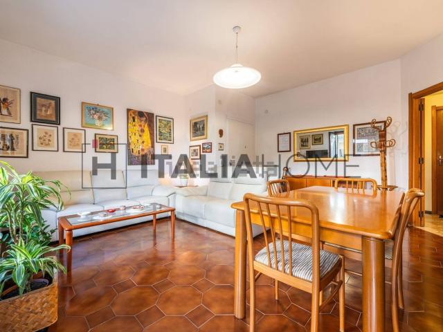 Appartamento in vendita a Quartiere del Sole, Cagliari