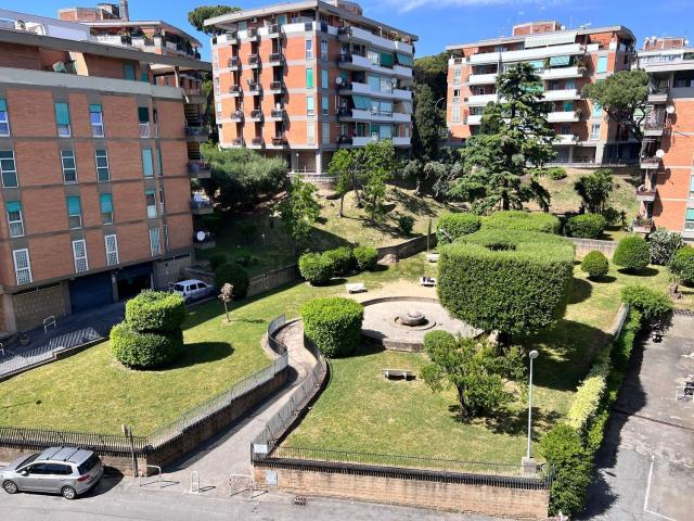 Appartamento in vendita a Municipio Roma XI, Roma Capitale
