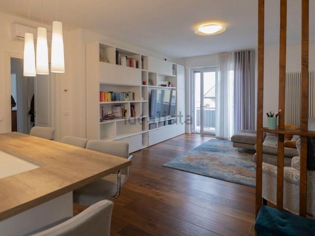 Appartamento in vendita a Desenzano Del Garda, Lombardia