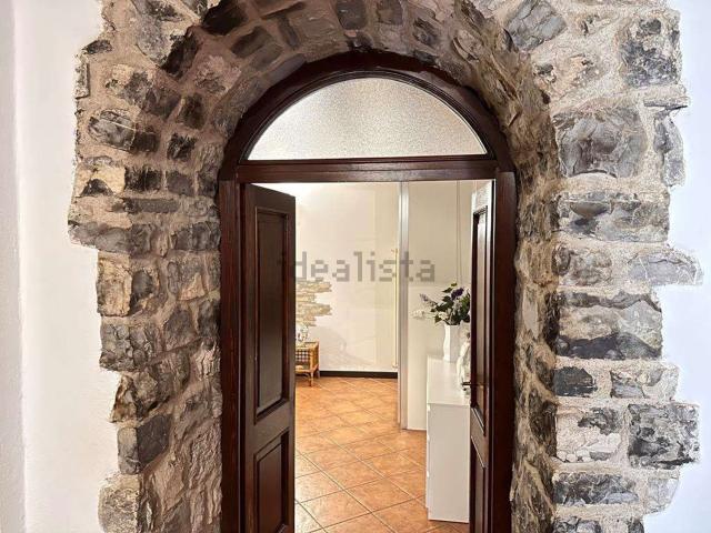 Appartamento in vendita a Argegno, Lombardia