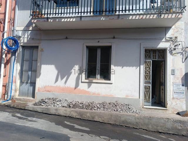 Appartamento in vendita a Santa Maria Di Licodia, Catania